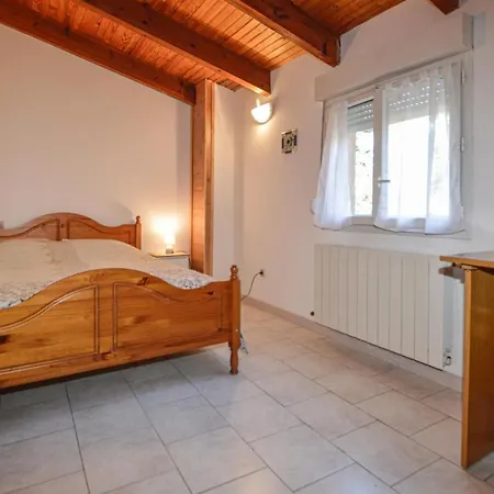 Σπίτι διακοπών Gorgeous In Mezzavia With Kitchen